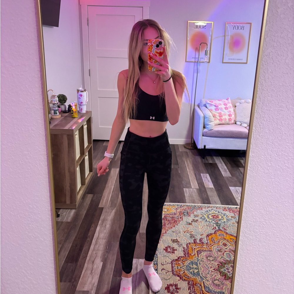 Black camo high-waisted leggings